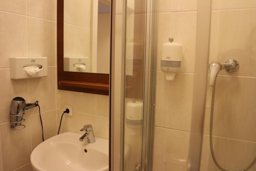 Hotel Checkin Глайсдорф Стая снимка